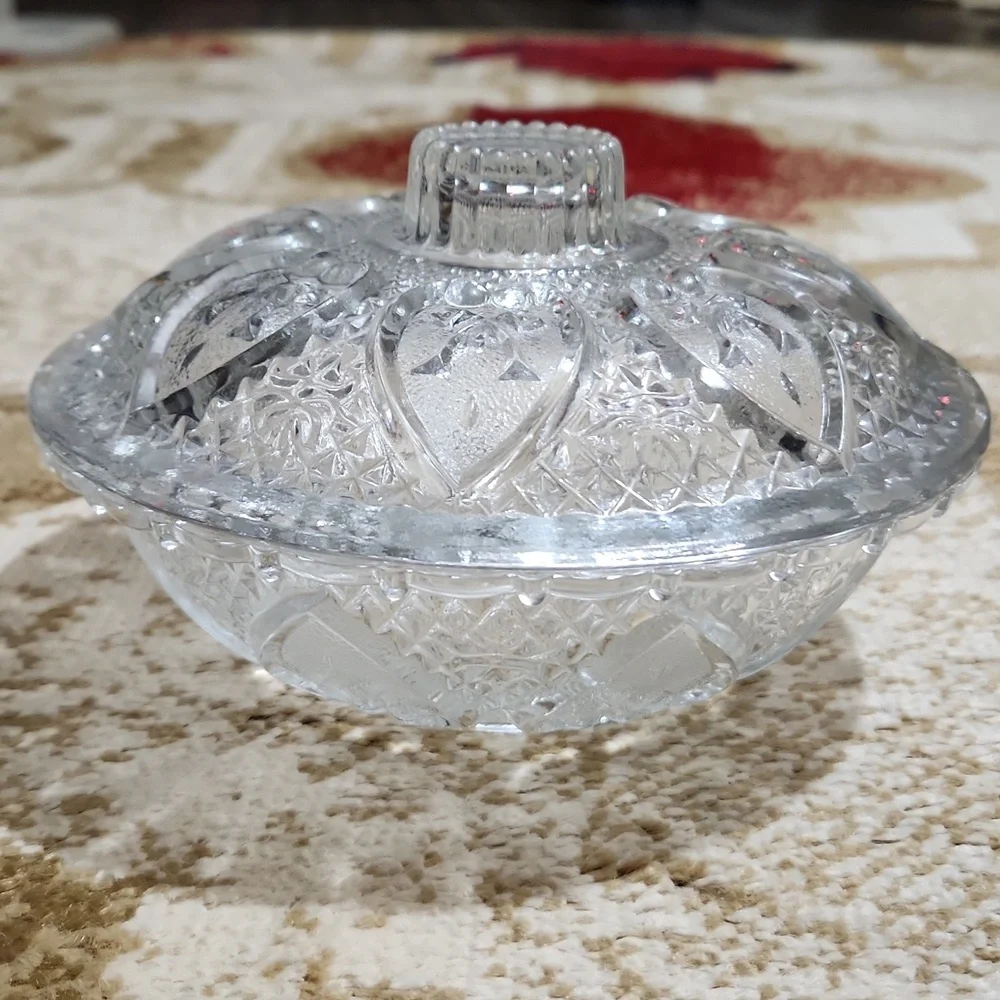 Vintage Pasari Indonesia KIG Pressed Glass Hearts Bows Bowl With Lid Collectible